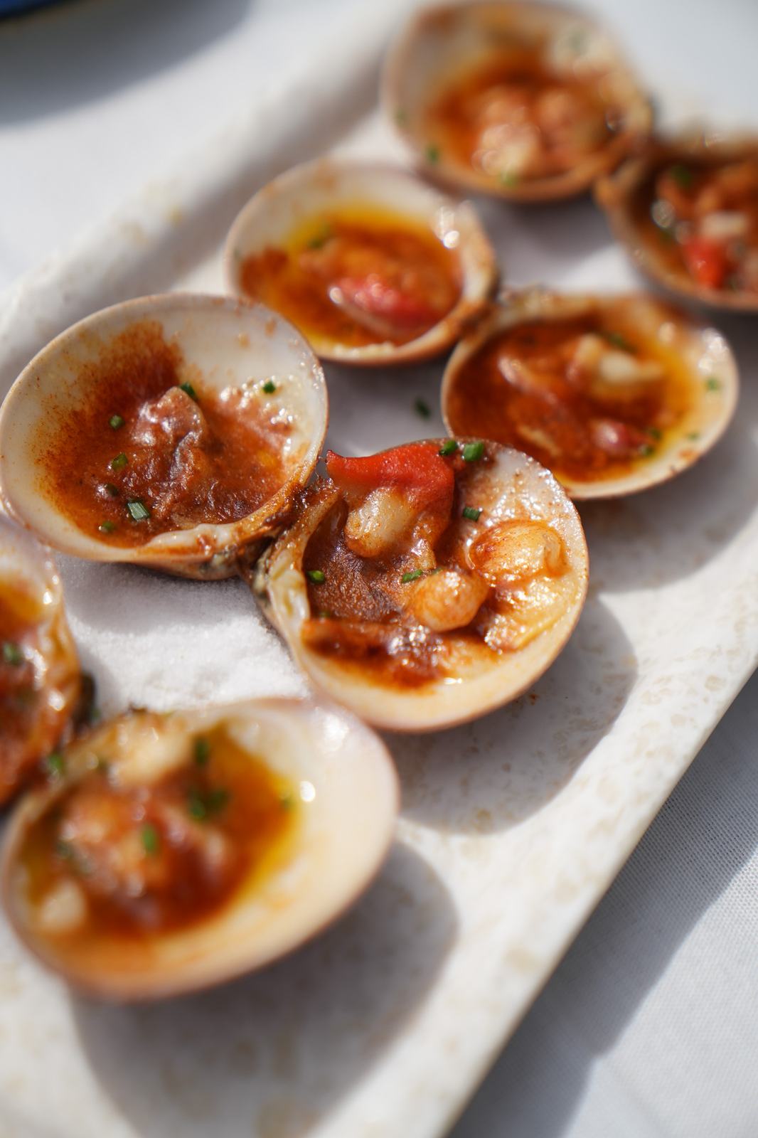 Almejas con salsa